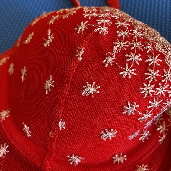 34B 6 hook Pout by Victoria’s Secret Red Silver Snowflake Balconet Lingerie - Picture 4 of 10